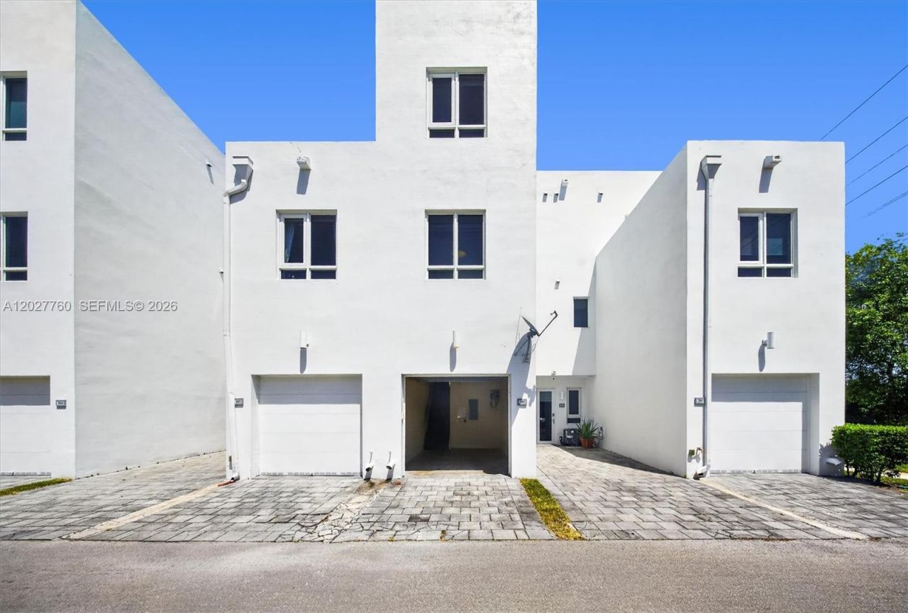 6310 NW 103rd Pl , Unit 202, Doral, FL 33178 Photo