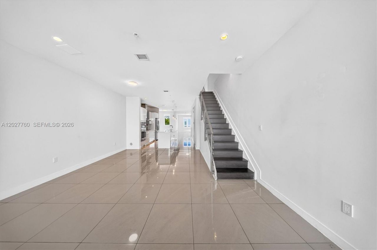 6310 NW 103rd Pl , Unit 202, Doral, FL 33178 Photo