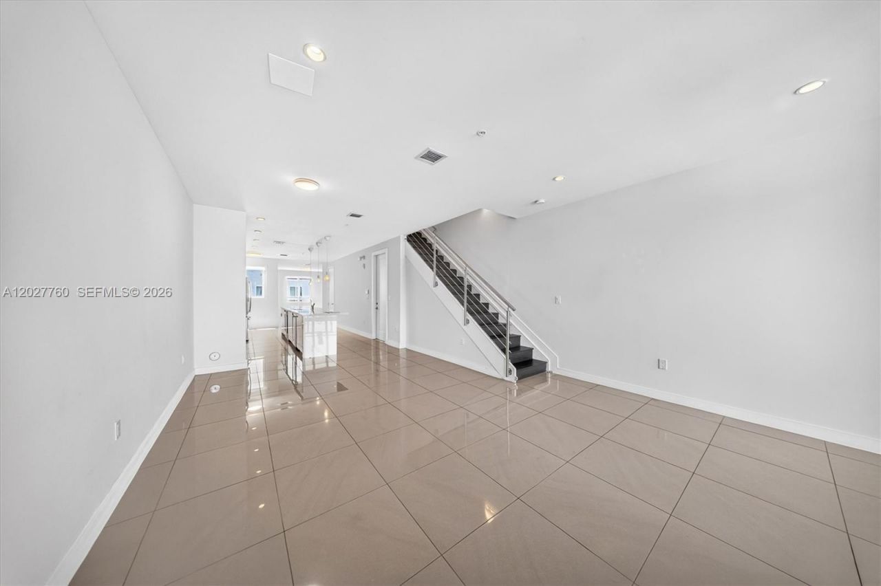 6310 NW 103rd Pl , Unit 202, Doral, FL 33178 Photo