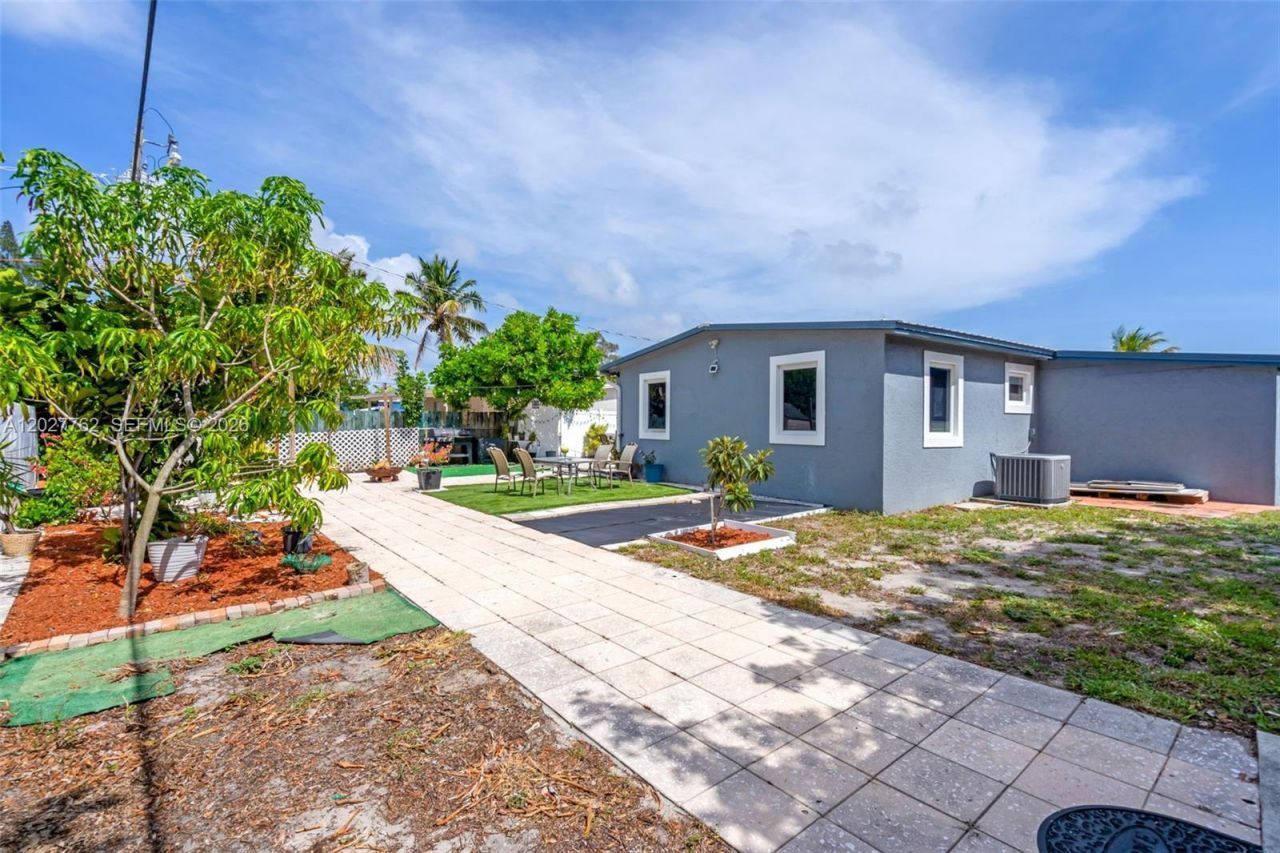 255 NE 41st Ct, Deerfield Beach, FL 33064 Photo