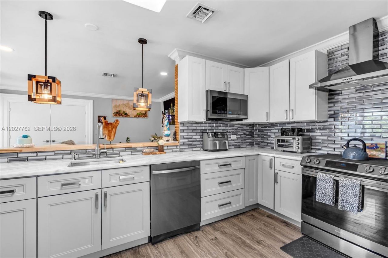 255 NE 41st Ct, Deerfield Beach, FL 33064 Photo