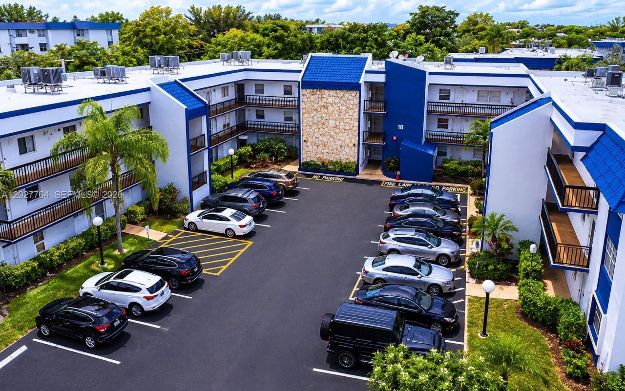 3050 Holiday Springs Blvd , Unit 305, Margate, FL 33063 Photo