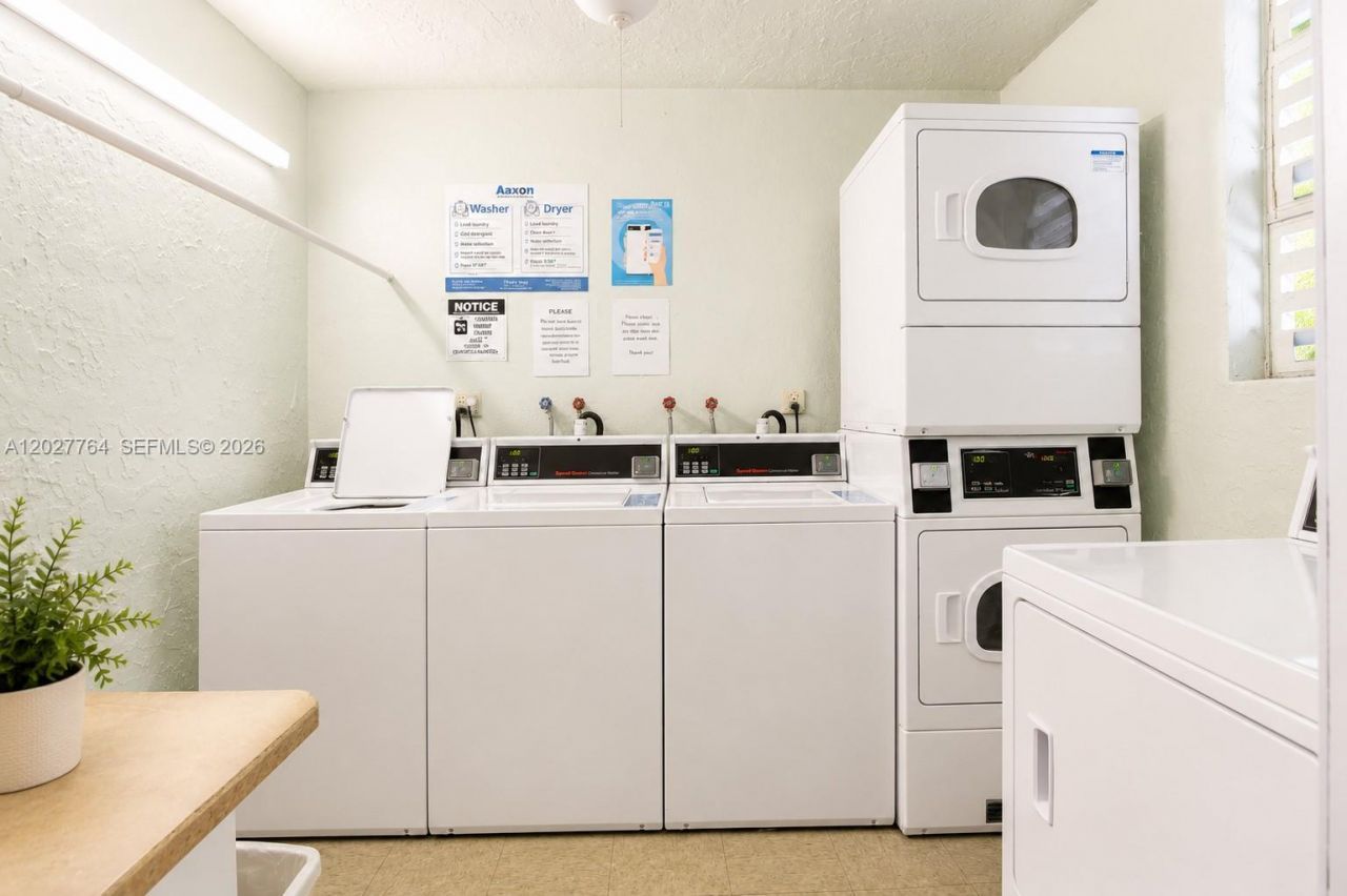 3050 Holiday Springs Blvd , Unit 305, Margate, FL 33063 Photo