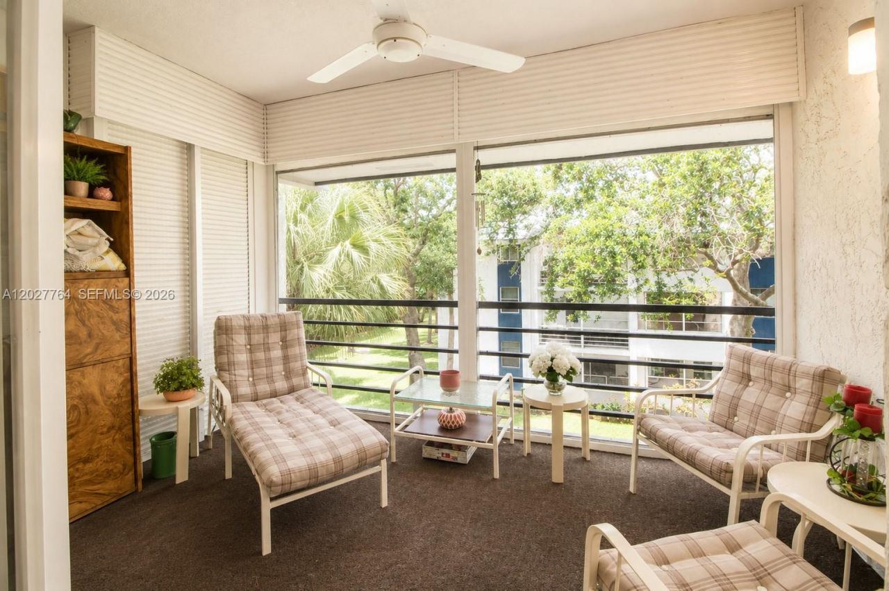 3050 Holiday Springs Blvd , Unit 305, Margate, FL 33063 Photo