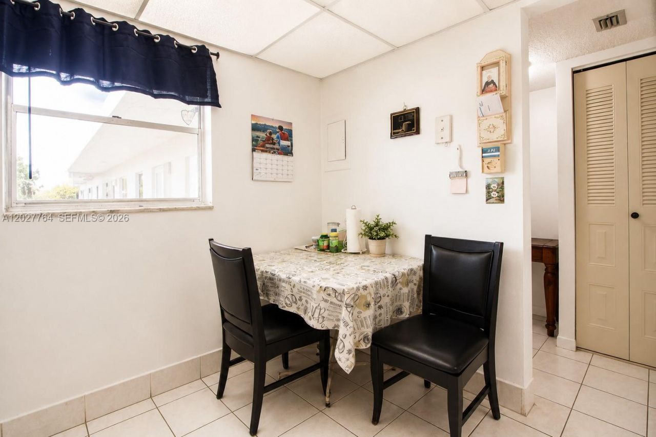 3050 Holiday Springs Blvd , Unit 305, Margate, FL 33063 Photo