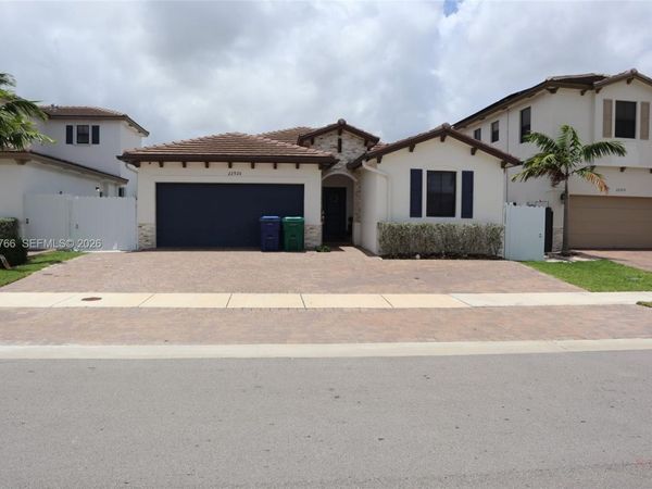 22920 SW 130th Ave , Miami, FL 33170