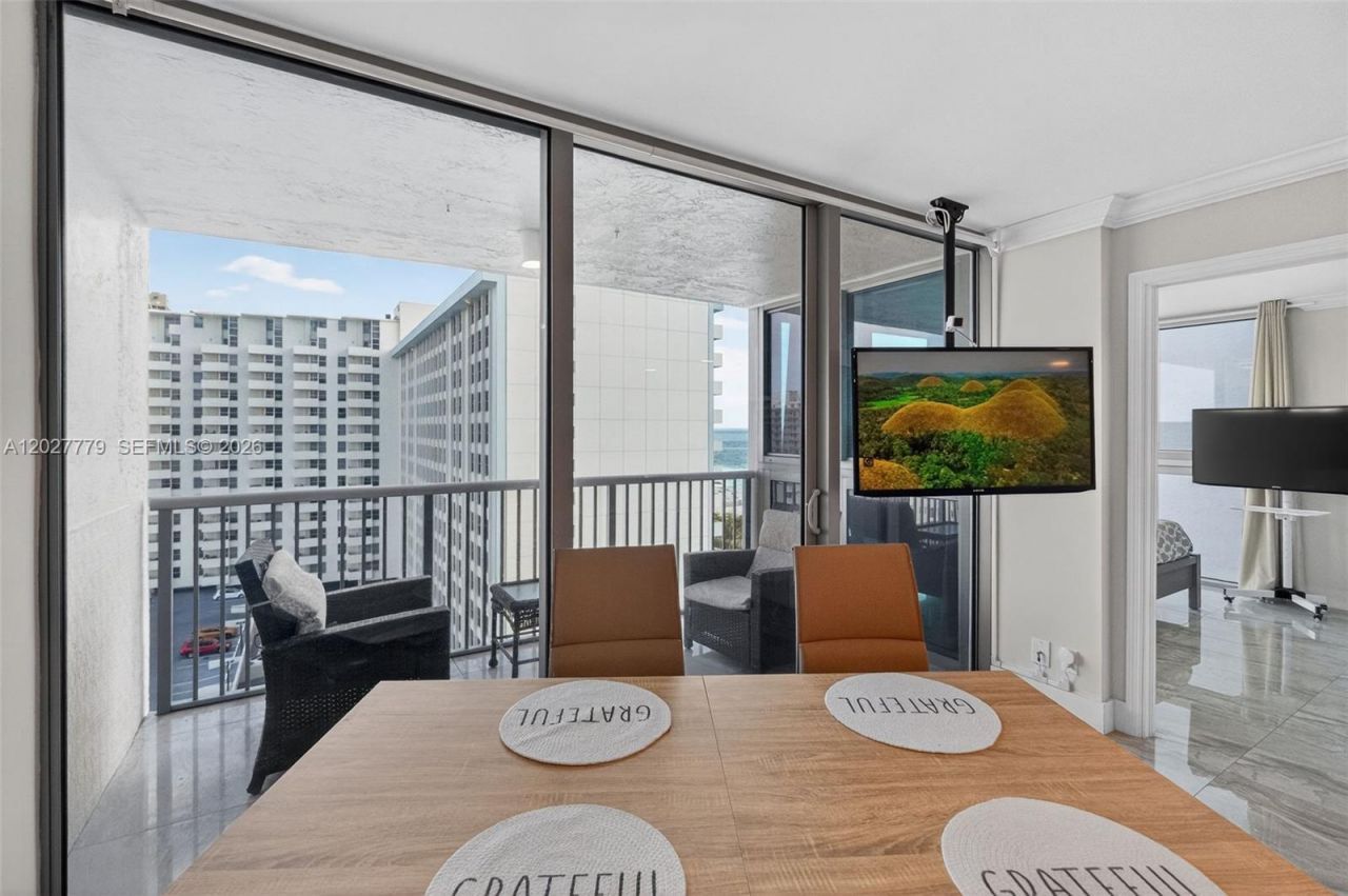 2655 Collins Ave , Unit 1407, Miami Beach, FL 33140 Photo