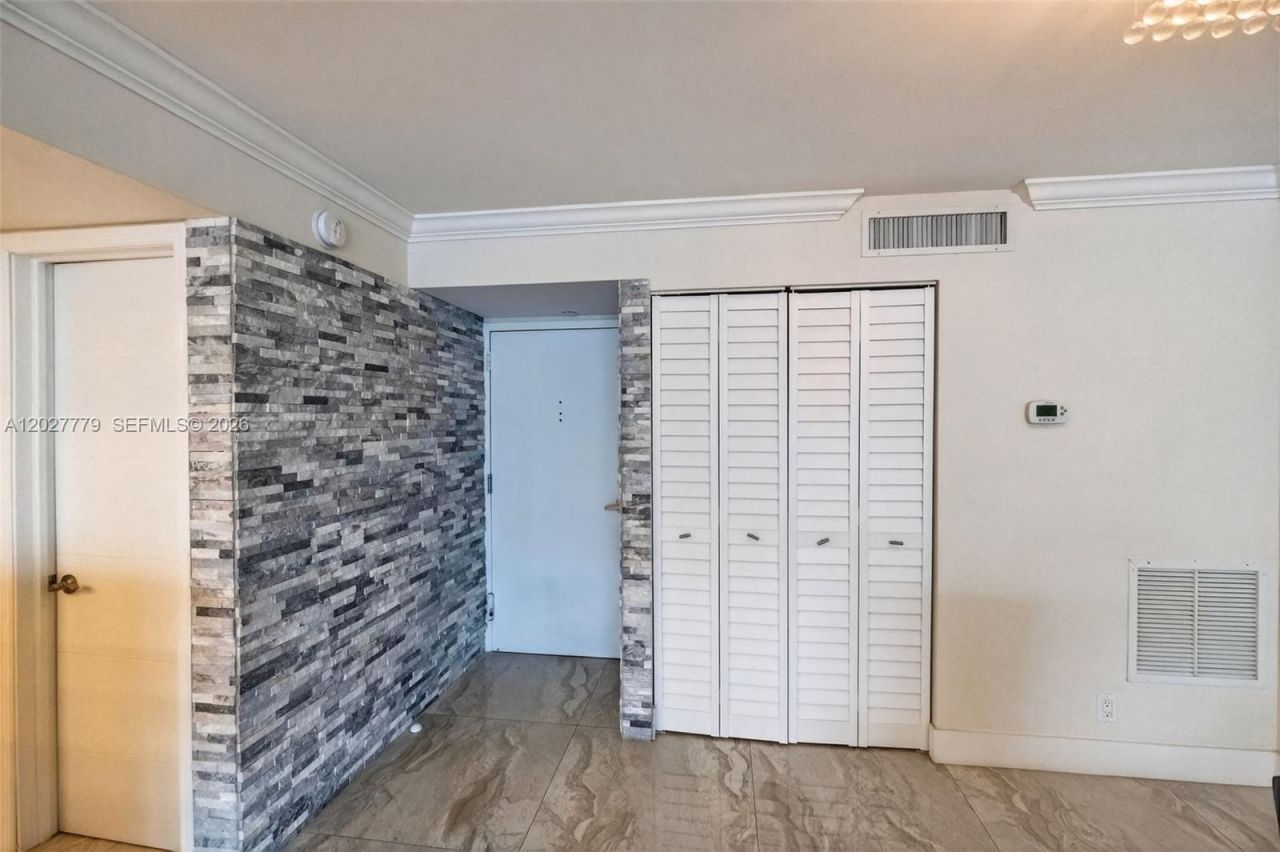 2655 Collins Ave , Unit 1407, Miami Beach, FL 33140 Photo