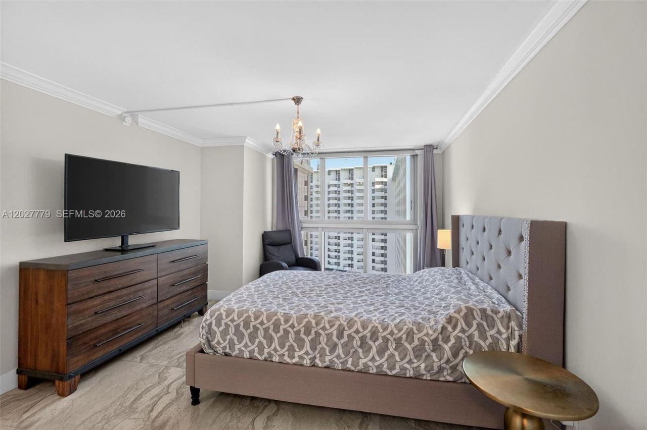 2655 Collins Ave , Unit 1407, Miami Beach, FL 33140 Photo