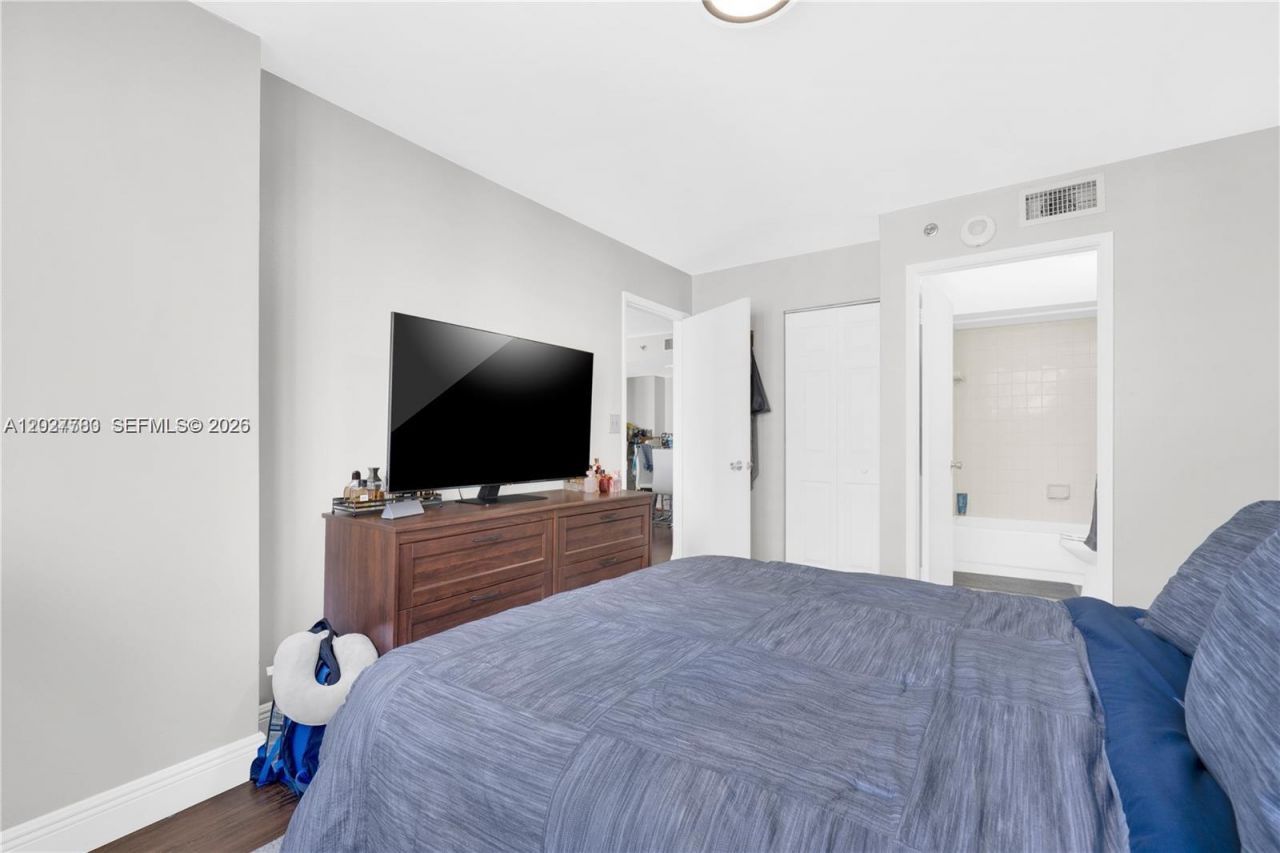 770 Claughton Island Dr , Unit 1113, Miami, FL 33131 Photo