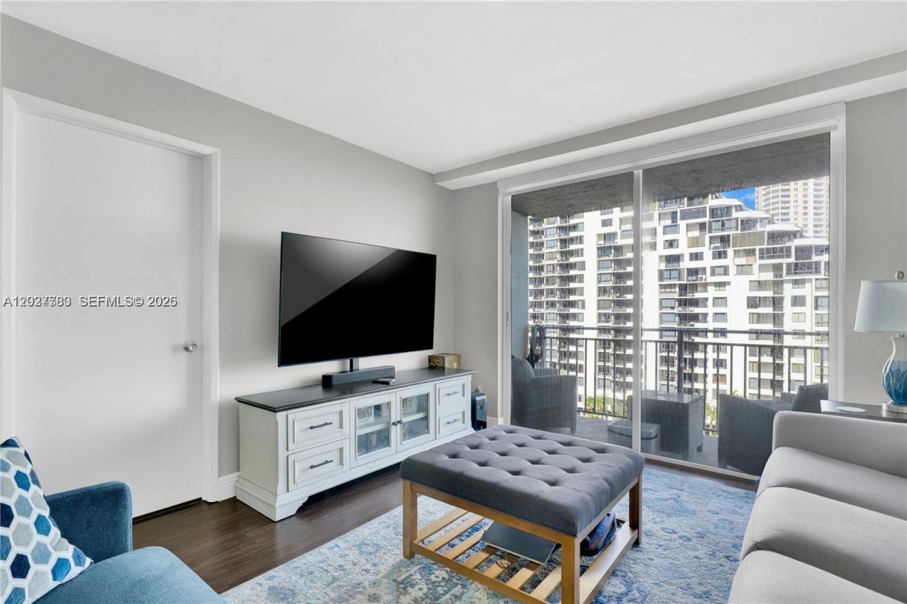 770 Claughton Island Dr , Unit 1113, Miami, FL 33131 Photo