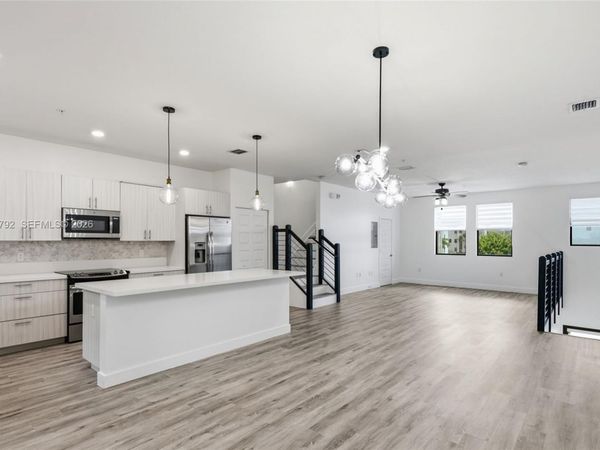 10473 NW 82nd St, Unit 11, Doral, FL 33178