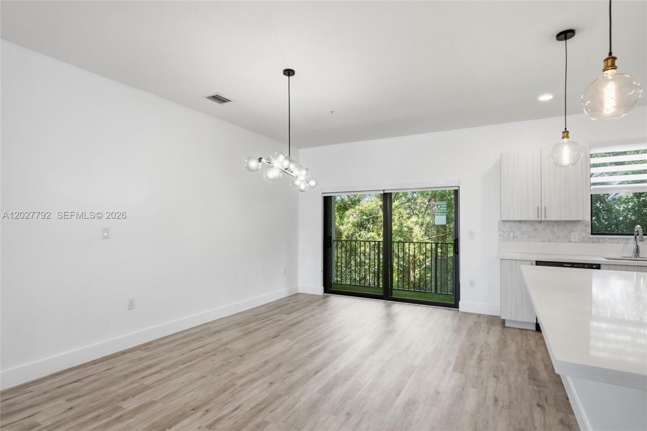 10473 NW 82nd St, Unit 11, Doral, FL 33178 Photo