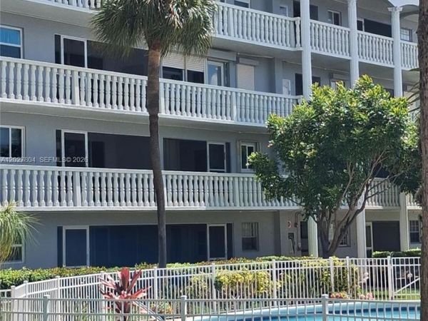 490 SE 19th Ave , Unit 107, Pompano Beach, FL 33060