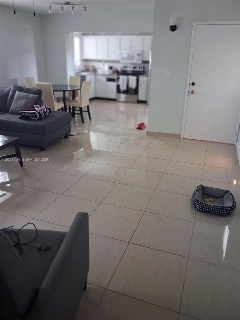 490 SE 19th Ave , Unit 107, Pompano Beach, FL 33060 Photo