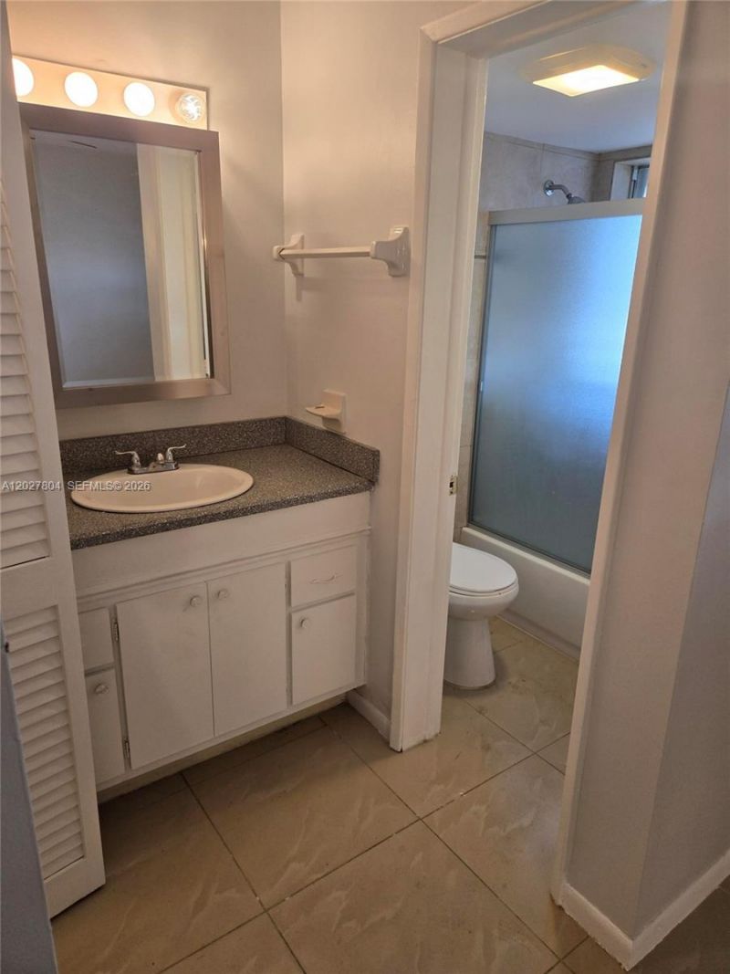 490 SE 19th Ave , Unit 107, Pompano Beach, FL 33060 Photo