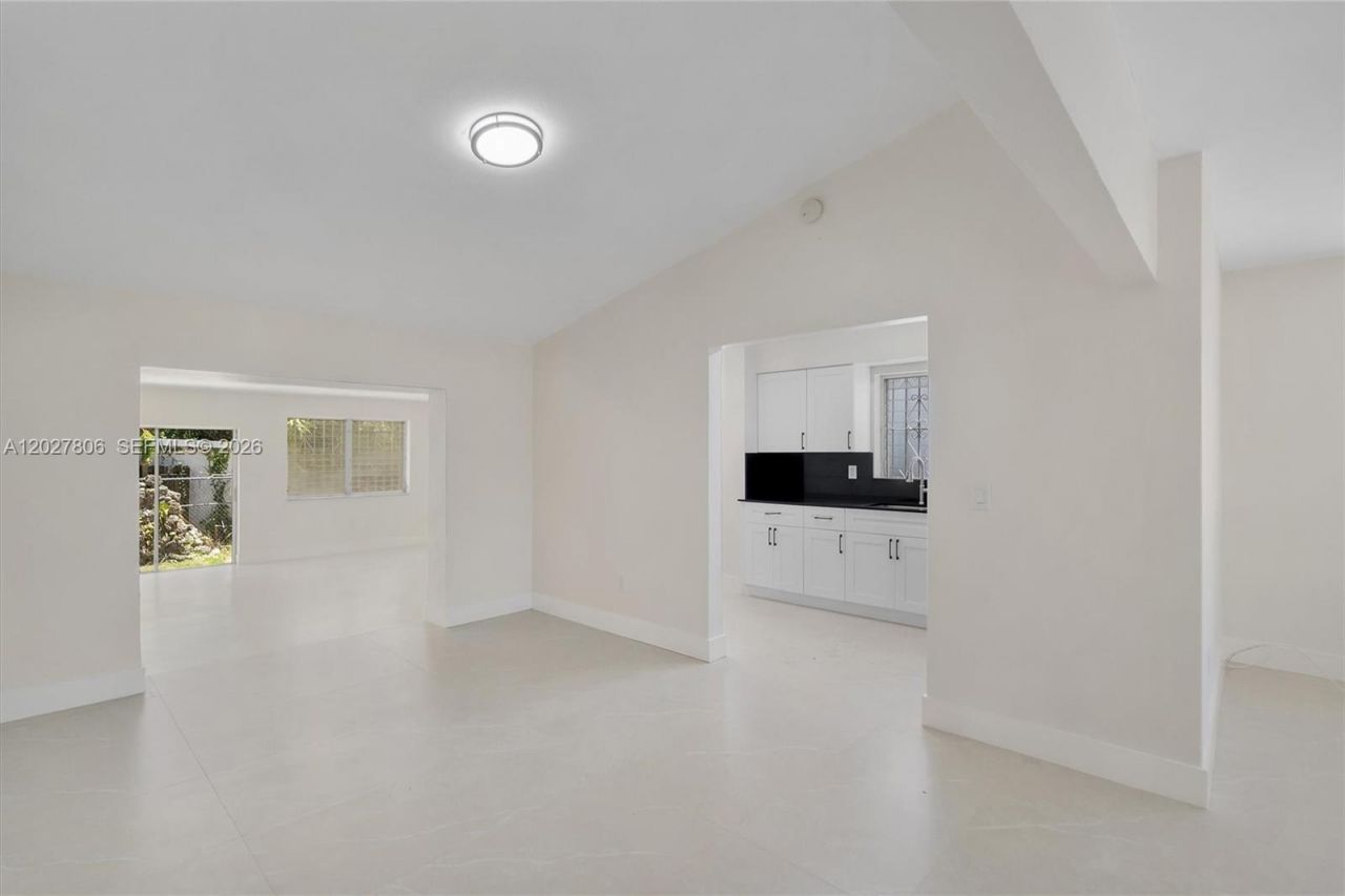 1612 SW 23rd St , Unit 1612, Miami, FL 33145 Photo