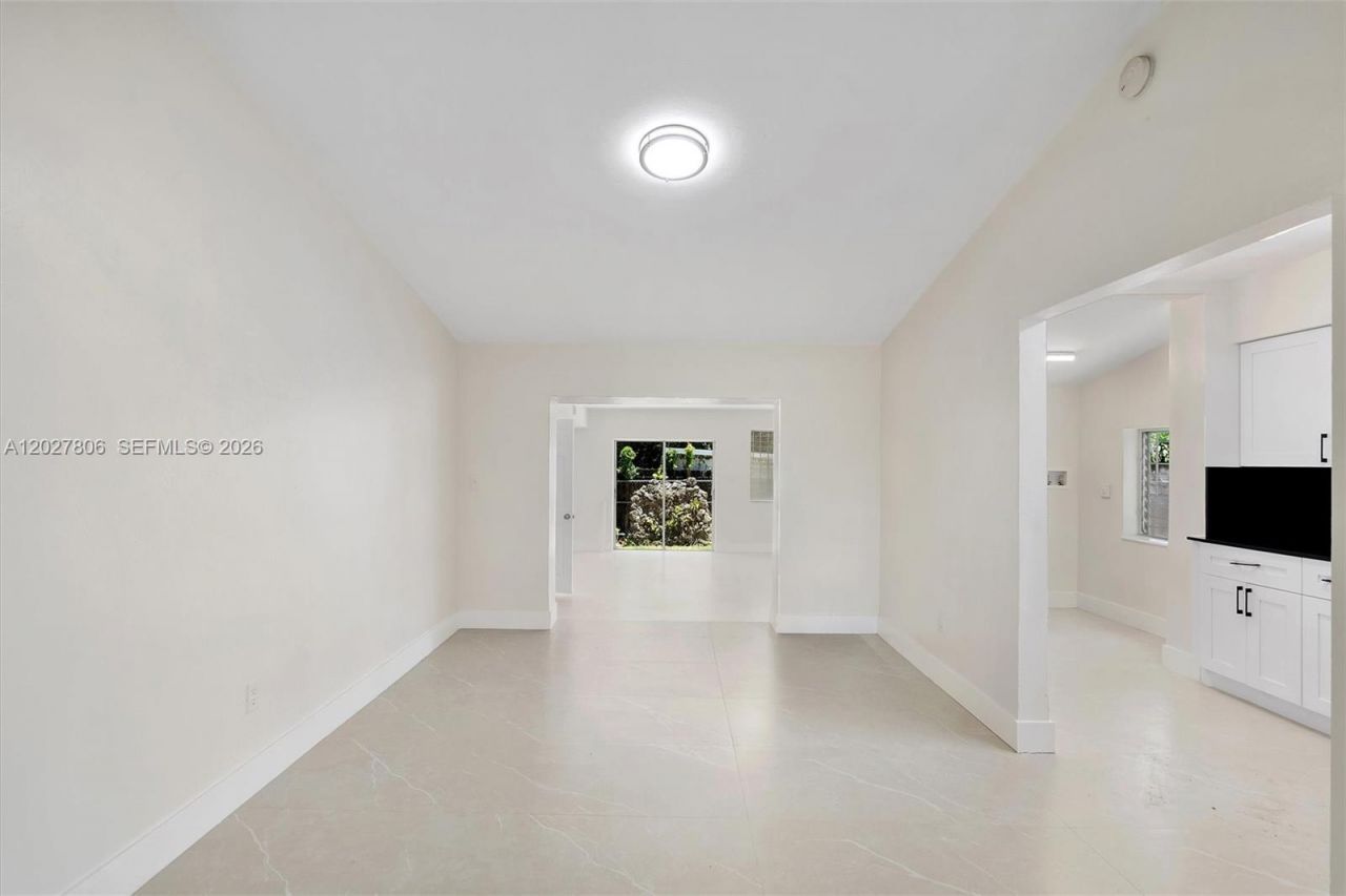 1612 SW 23rd St , Unit 1612, Miami, FL 33145 Photo