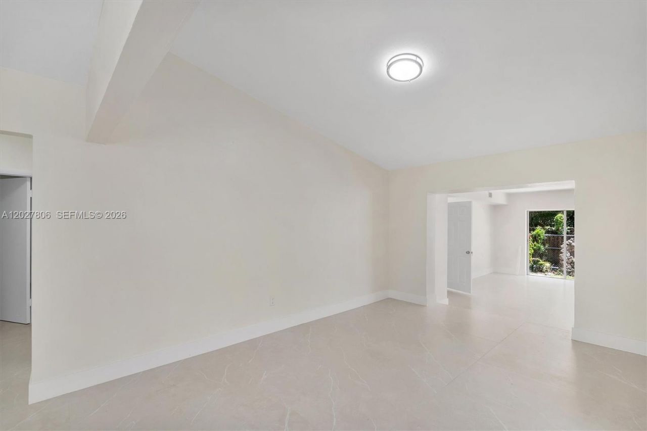 1612 SW 23rd St , Unit 1612, Miami, FL 33145 Photo