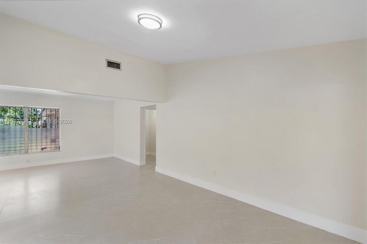 1612 SW 23rd St , Unit 1612, Miami, FL 33145 Photo