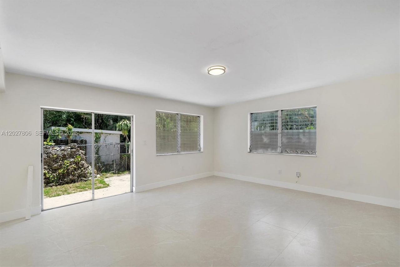 1612 SW 23rd St , Unit 1612, Miami, FL 33145 Photo