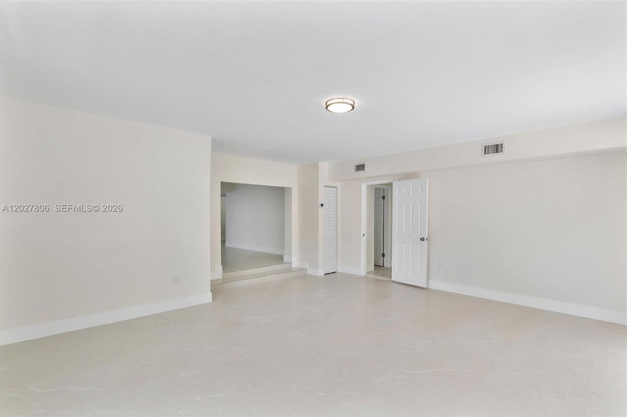 1612 SW 23rd St , Unit 1612, Miami, FL 33145 Photo