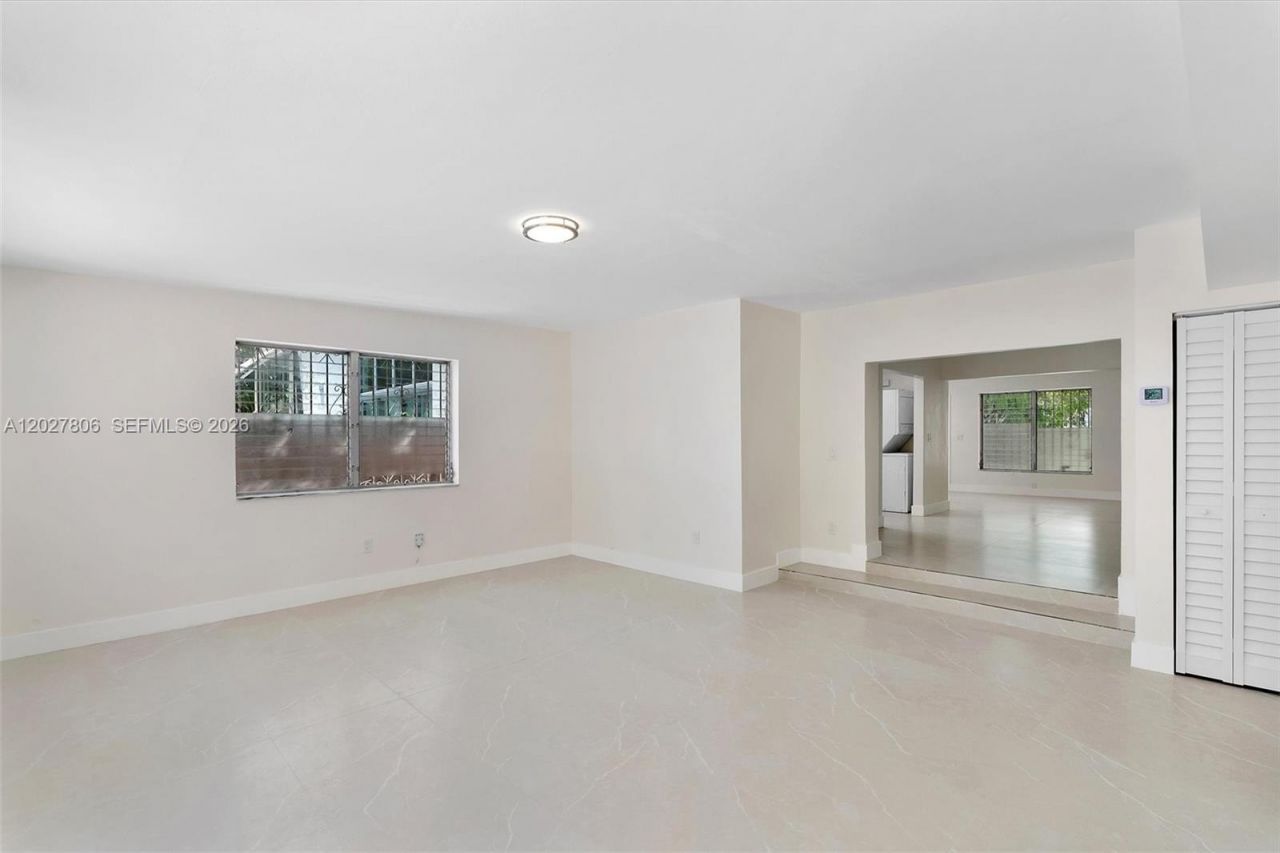 1612 SW 23rd St , Unit 1612, Miami, FL 33145 Photo