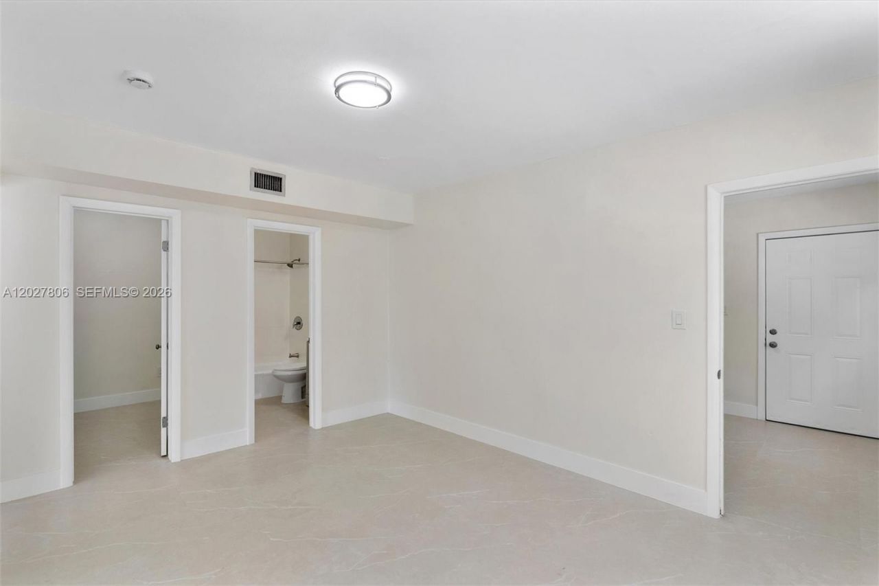 1612 SW 23rd St , Unit 1612, Miami, FL 33145 Photo