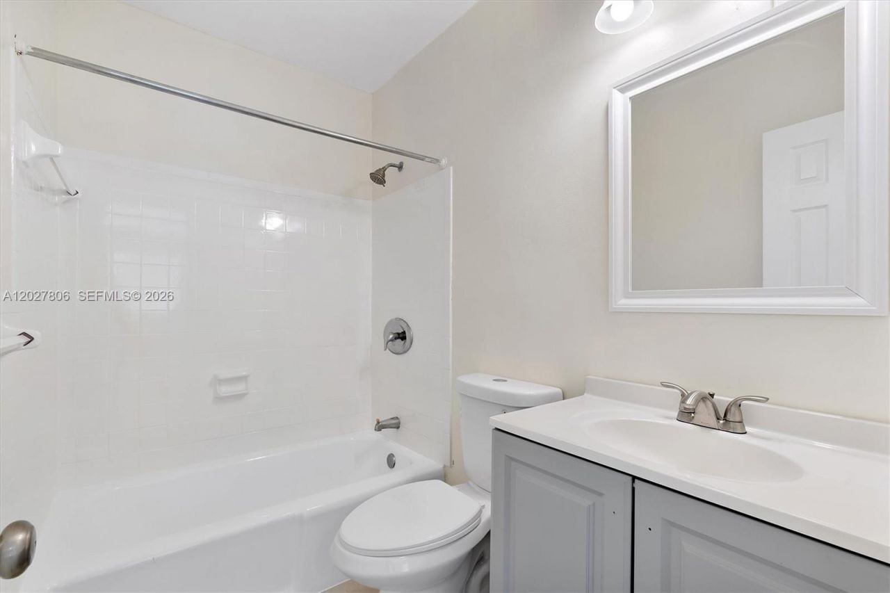 1612 SW 23rd St , Unit 1612, Miami, FL 33145 Photo