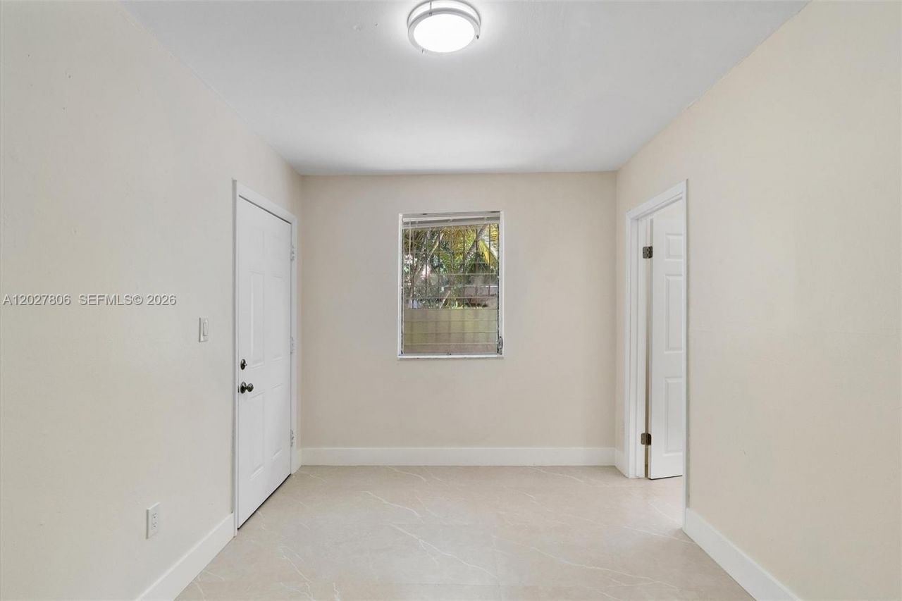 1612 SW 23rd St , Unit 1612, Miami, FL 33145 Photo