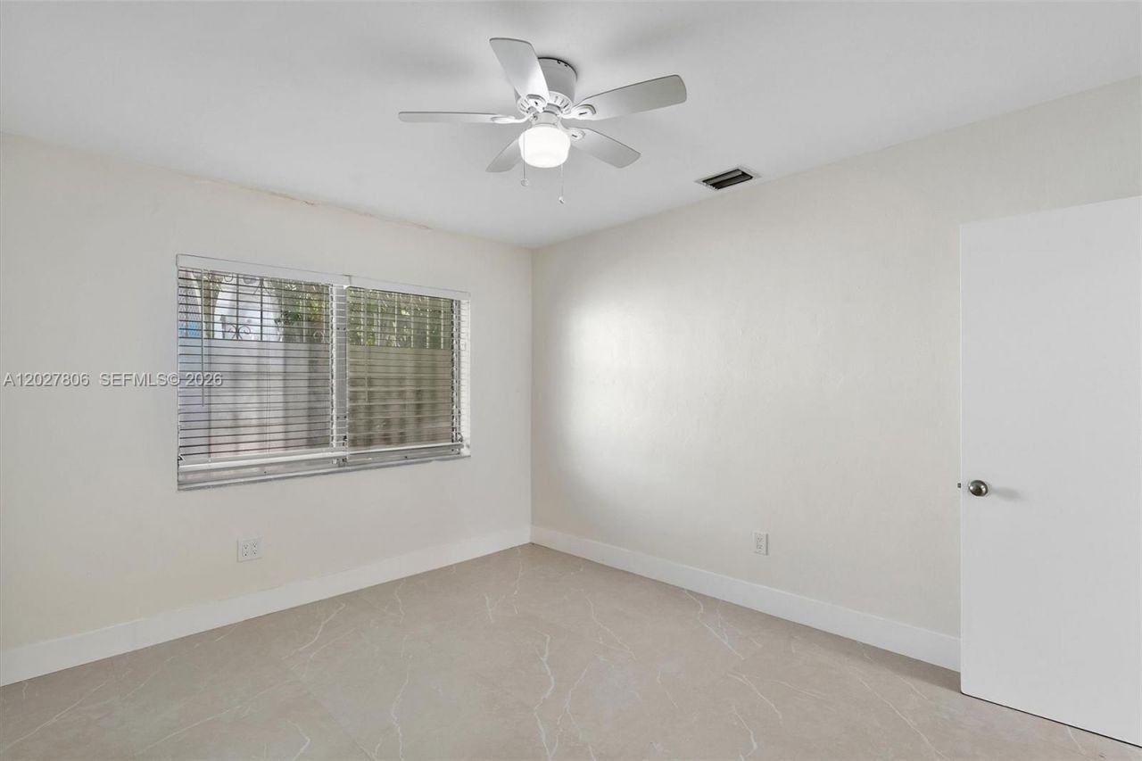 1612 SW 23rd St , Unit 1612, Miami, FL 33145 Photo