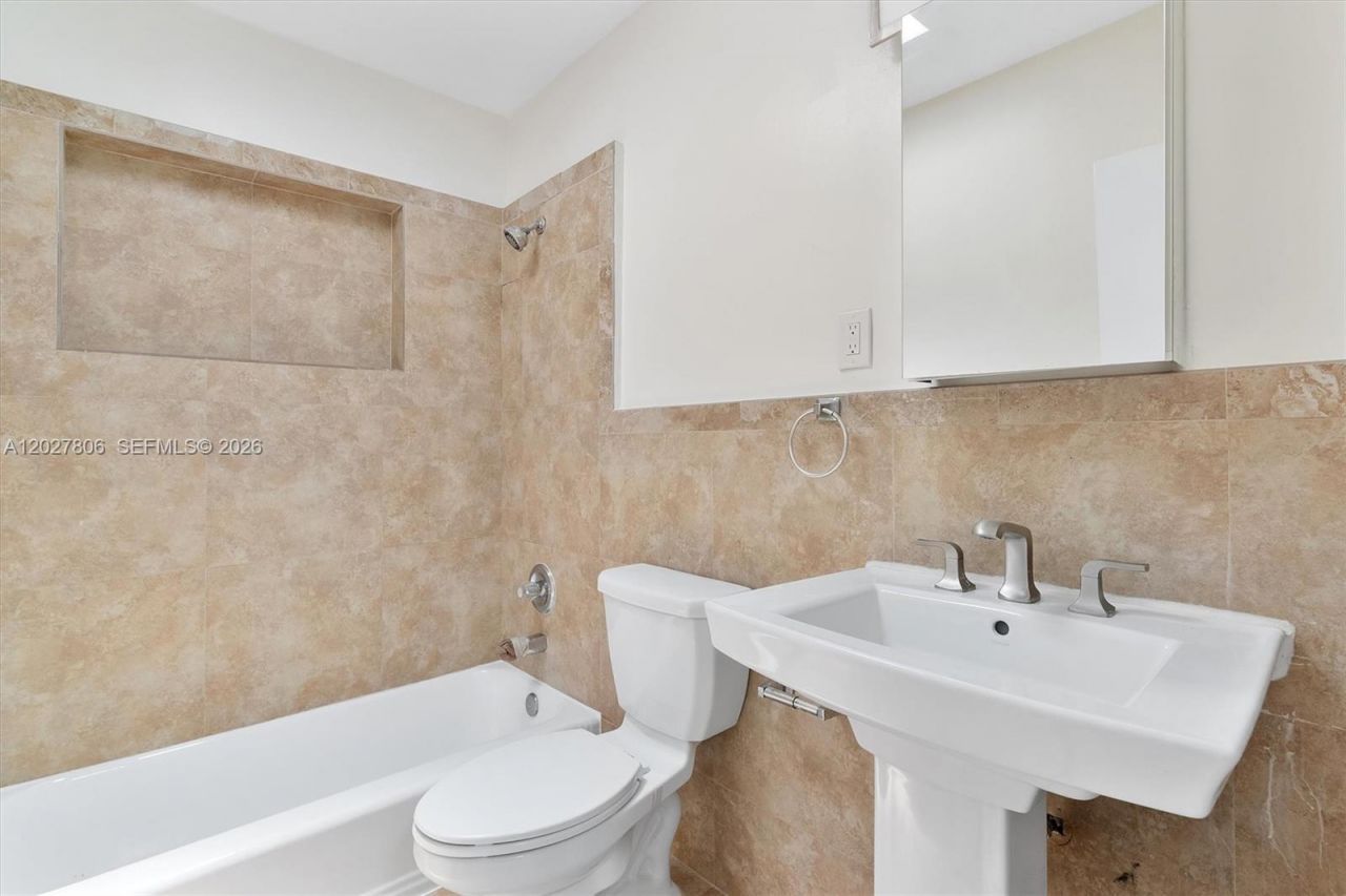 1612 SW 23rd St , Unit 1612, Miami, FL 33145 Photo