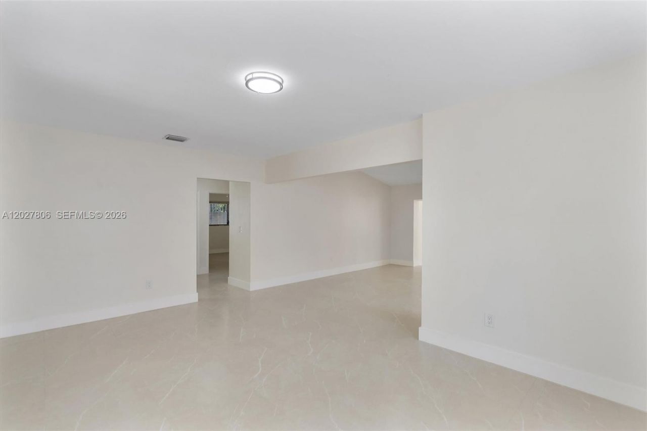 1612 SW 23rd St , Unit 1612, Miami, FL 33145 Photo