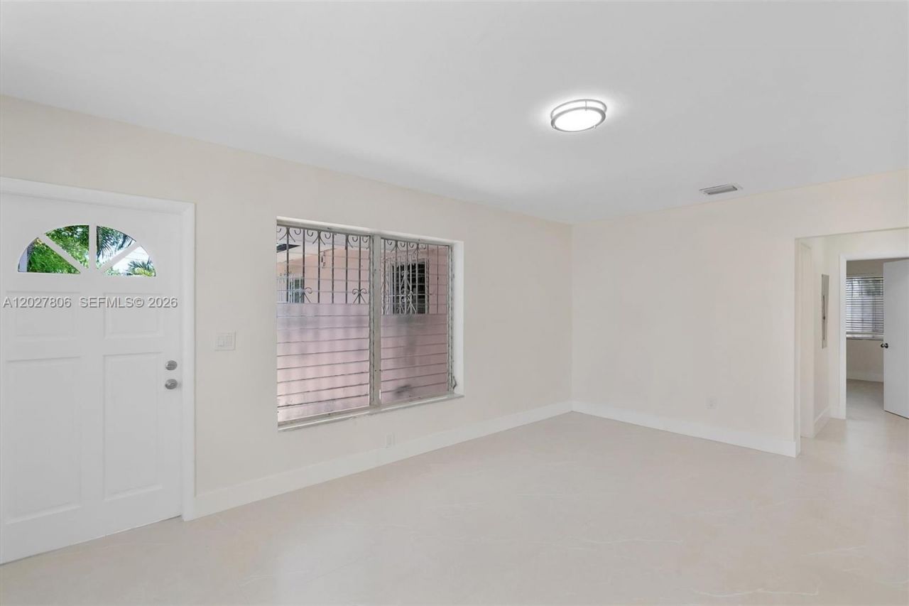 1612 SW 23rd St , Unit 1612, Miami, FL 33145 Photo