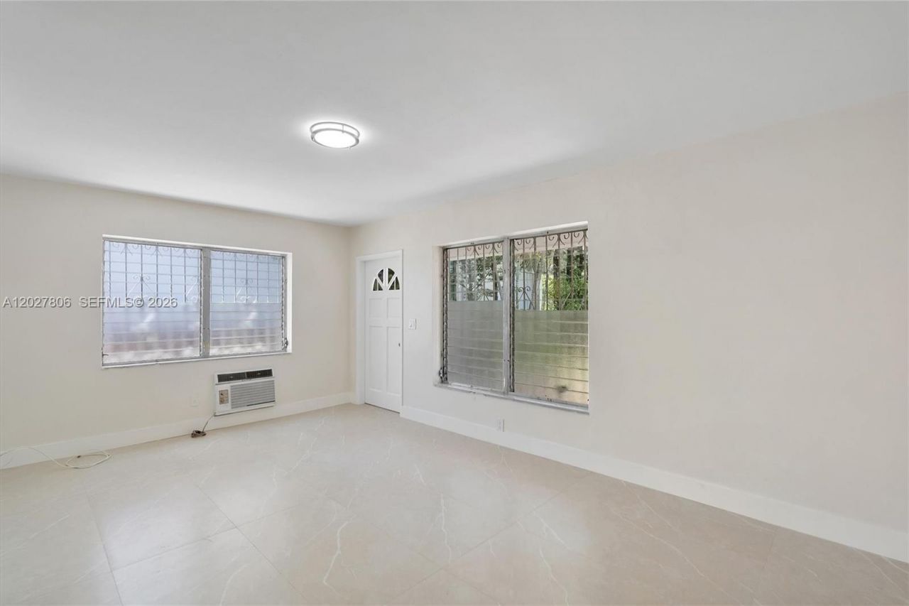1612 SW 23rd St , Unit 1612, Miami, FL 33145 Photo