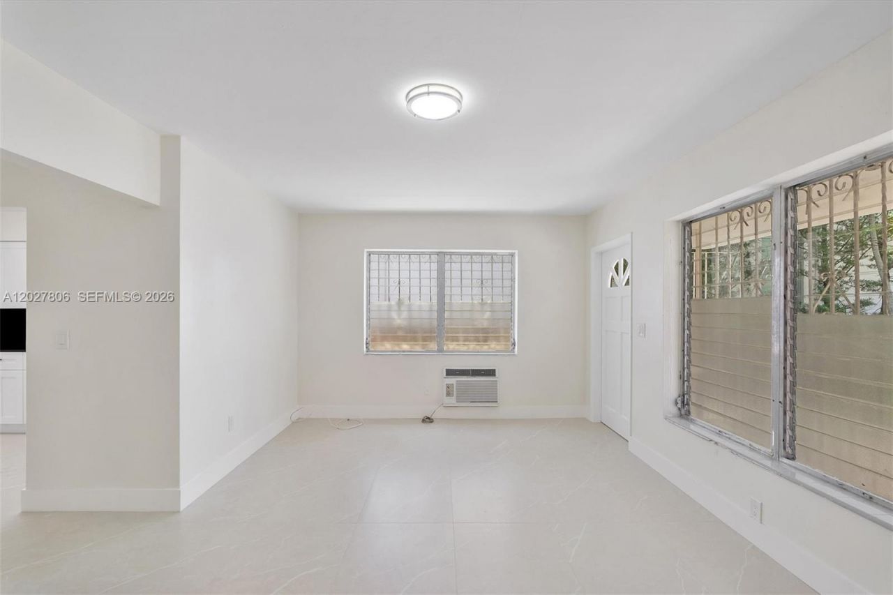 1612 SW 23rd St , Unit 1612, Miami, FL 33145 Photo