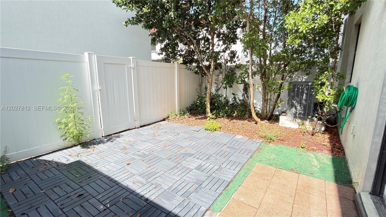 3342 W 104th Ter, Hialeah, FL 33018 Photo