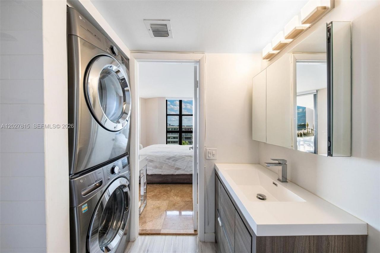 4000 Towerside Ter , Unit 604, Miami, FL 33138 Photo