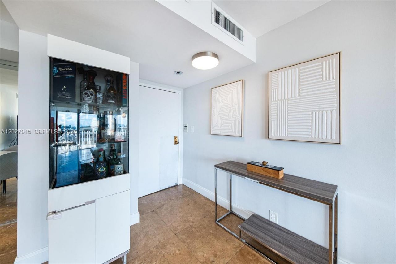 4000 Towerside Ter , Unit 604, Miami, FL 33138 Photo