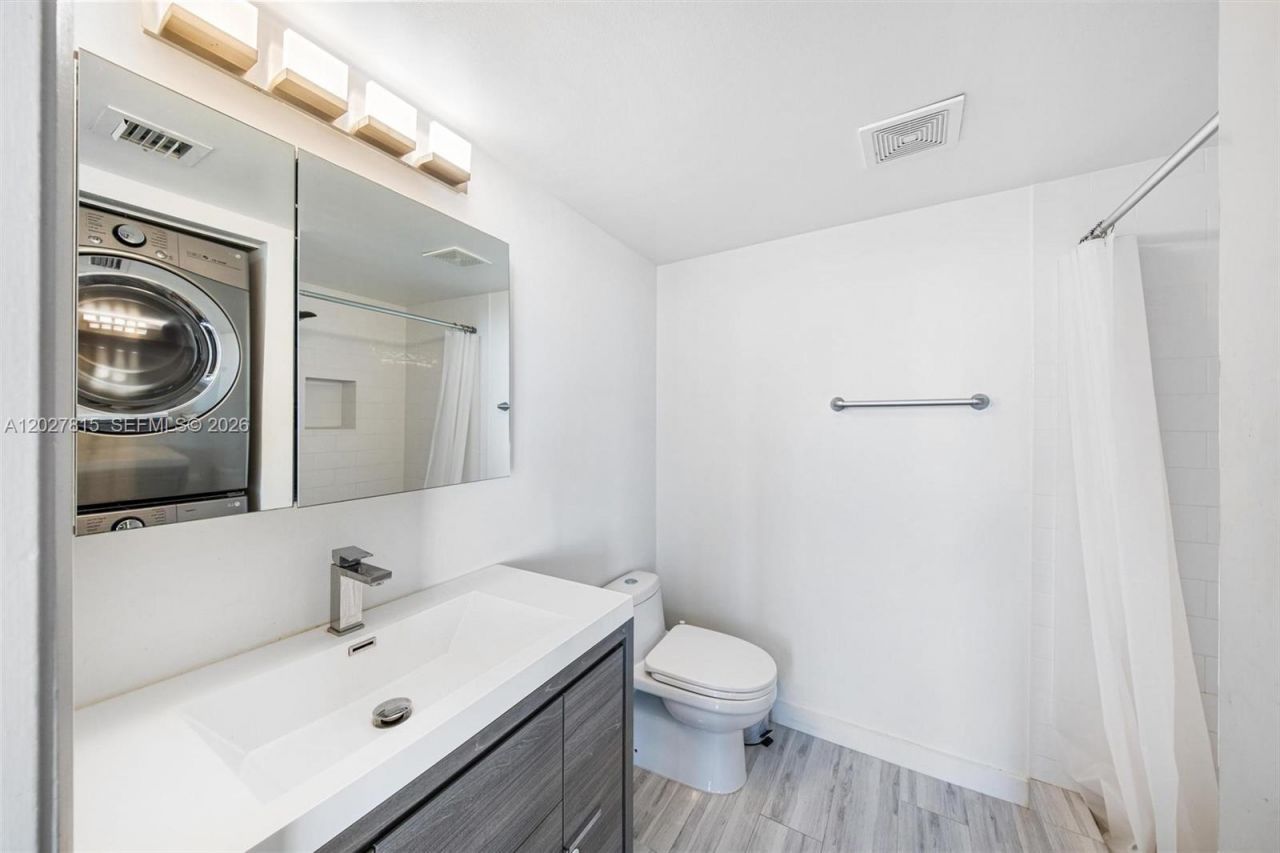 4000 Towerside Ter , Unit 604, Miami, FL 33138 Photo
