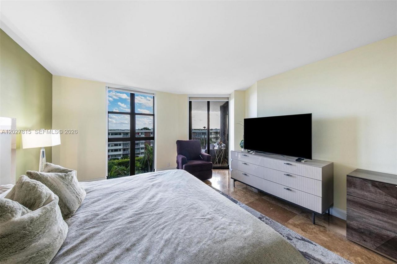 4000 Towerside Ter , Unit 604, Miami, FL 33138 Photo