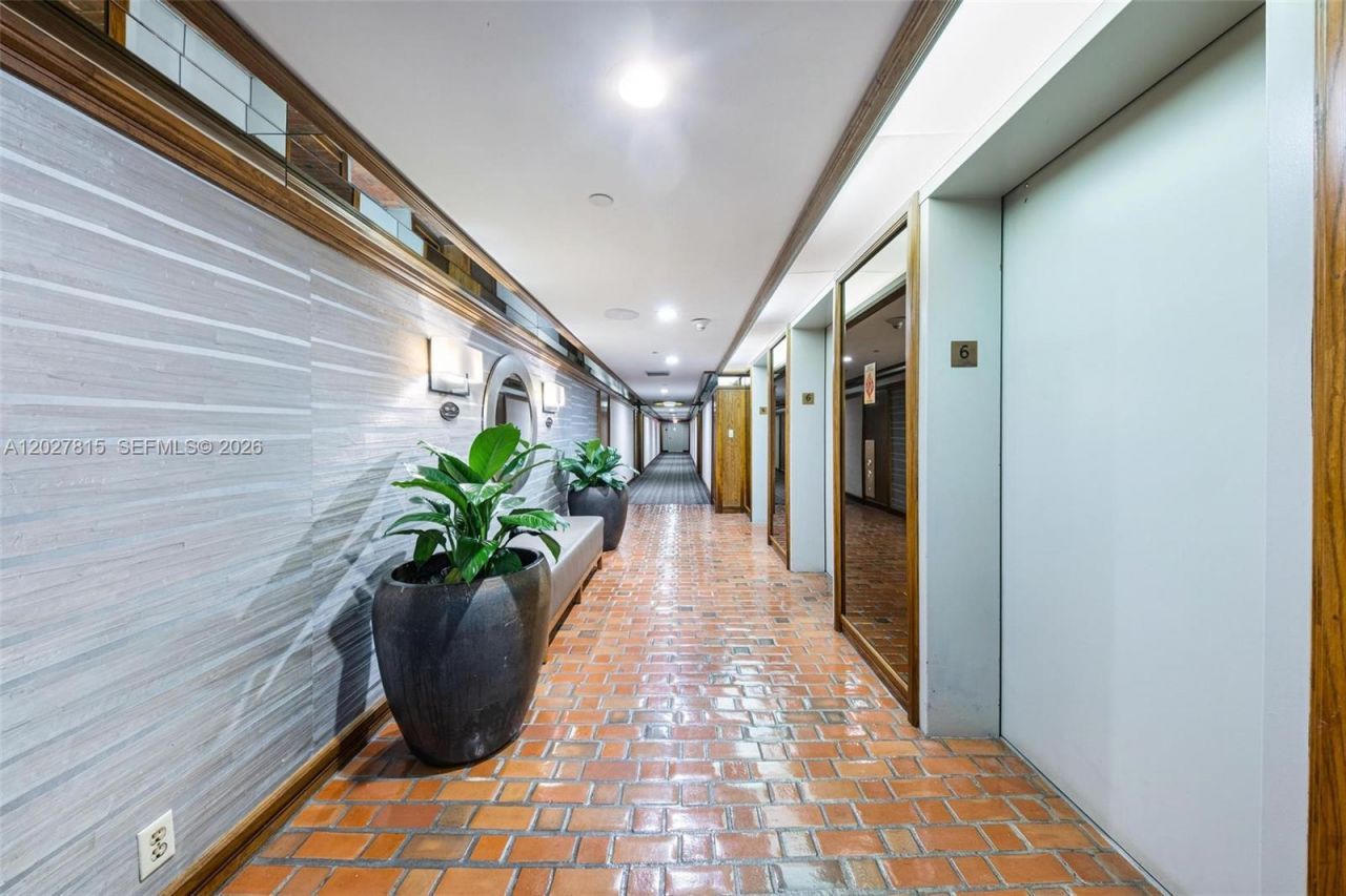 4000 Towerside Ter , Unit 604, Miami, FL 33138 Photo