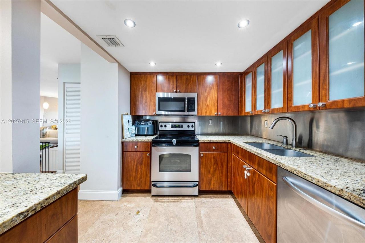 4000 Towerside Ter , Unit 604, Miami, FL 33138 Photo