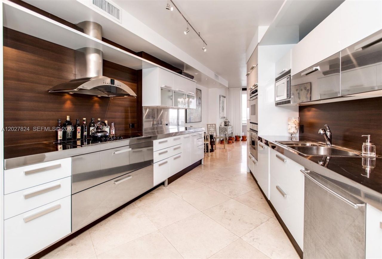 720 NE 69th St , Unit 19S, Miami, FL 33138 Photo