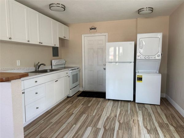 508 W Beech Rd , West Palm Beach, FL 33409