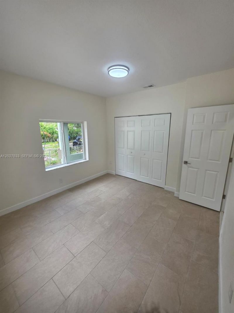 1139 NW 37th St , Miami, FL 33127 Photo