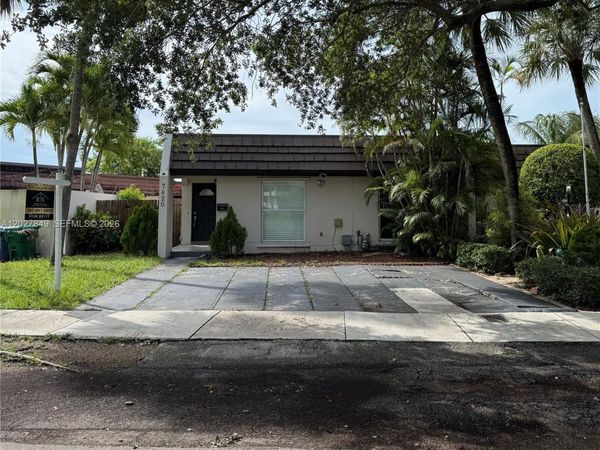 7420 Big Cypress Dr , Miami Lakes, FL 33014