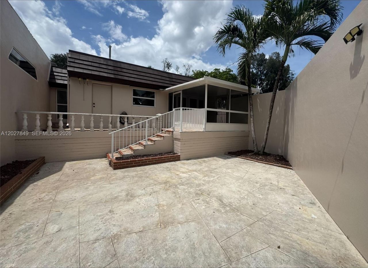 7420 Big Cypress Dr, Miami Lakes, FL 33014 Photo