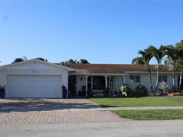 14241 SW 83rd St , Miami, FL 33183