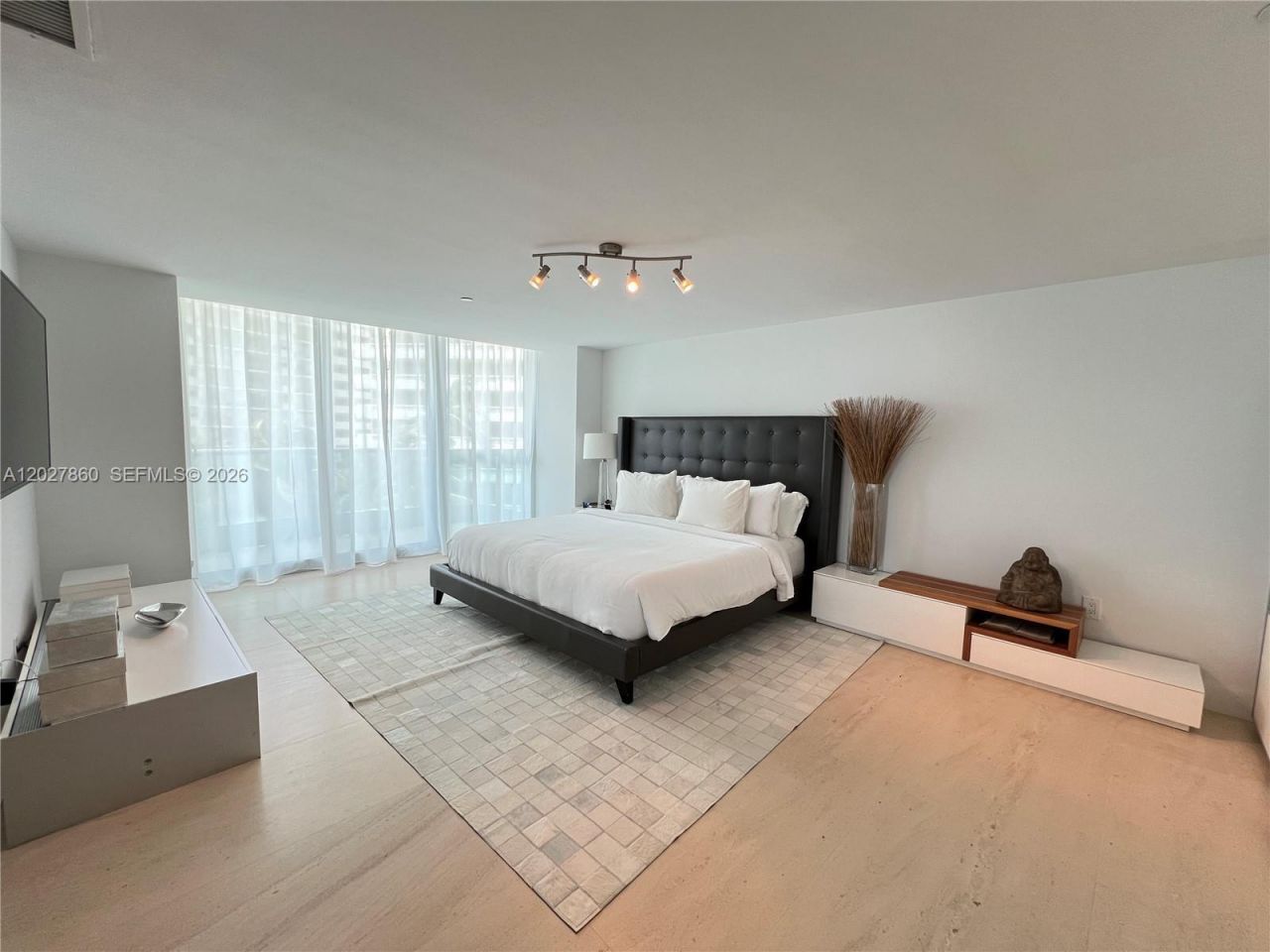 1331 Brickell Bay Dr , Unit BL-48, Miami, FL 33131 Photo